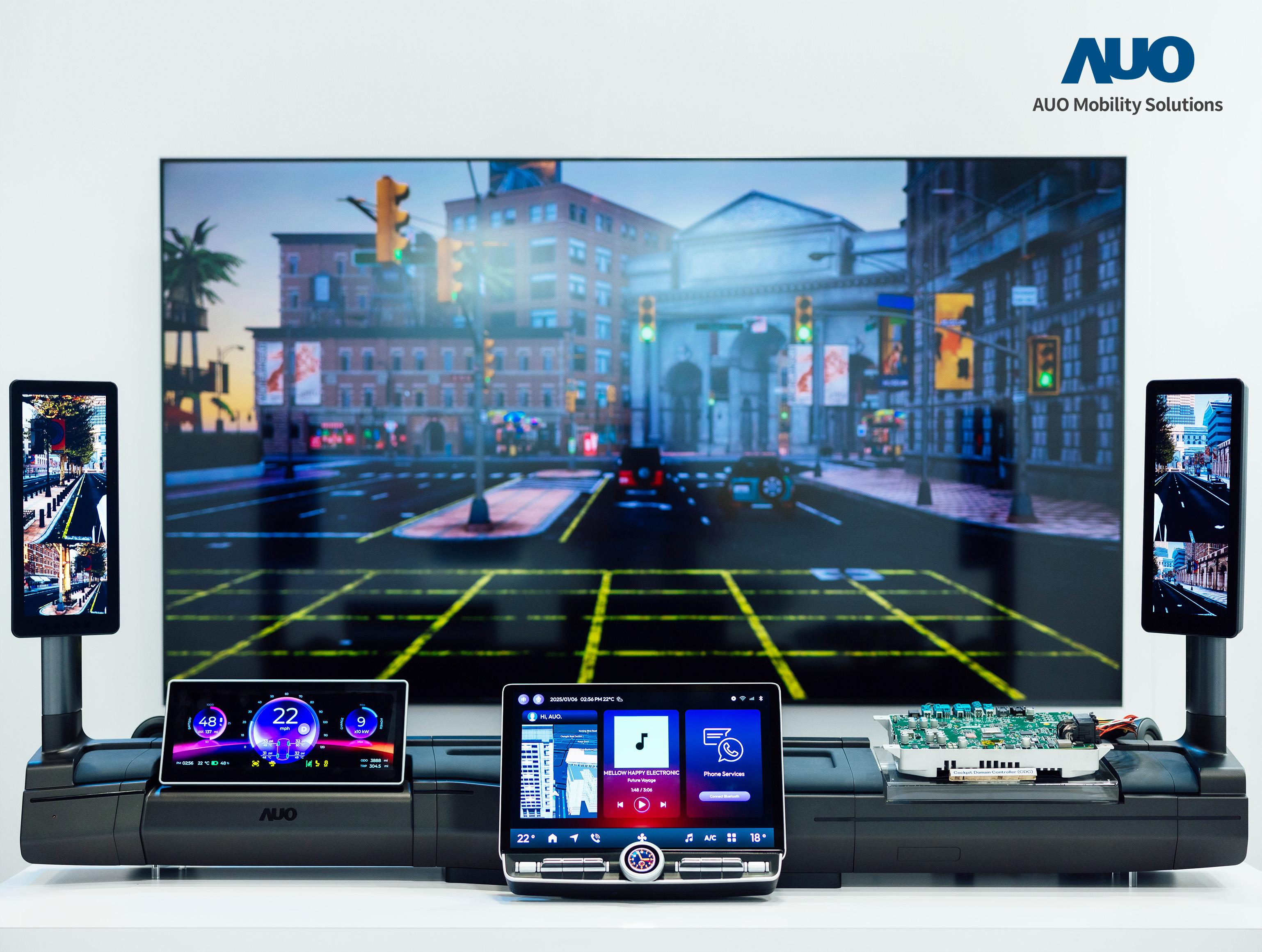 k1体育智慧行动推出智慧座舱域控平台，支持CDC、分区架构并整合AI运算模块，提供智能体感与座舱互动功能，驱动个人化座舱功能全面升级。