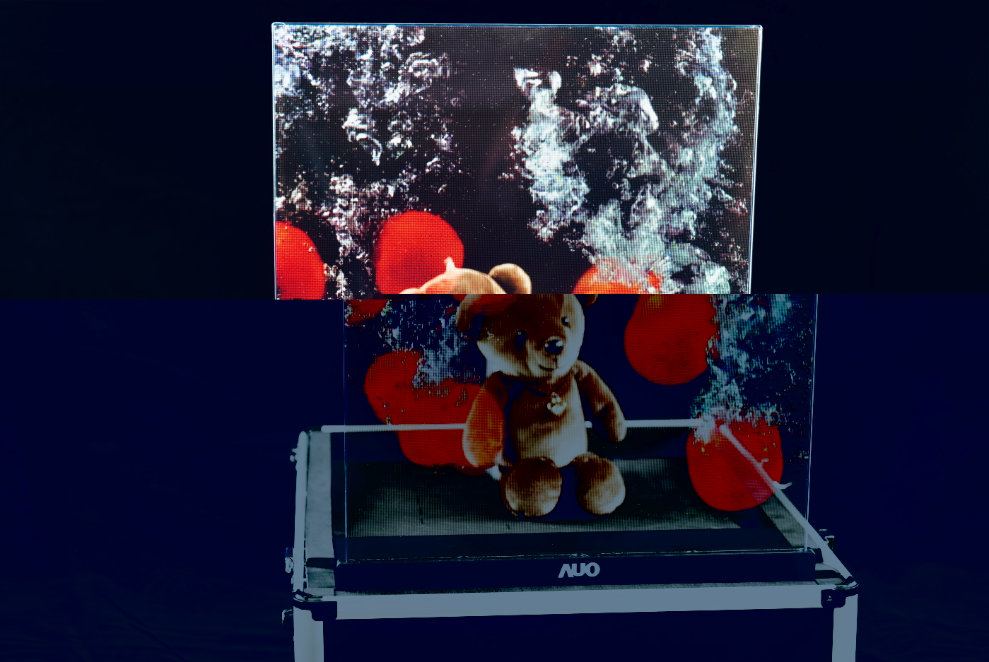 友達領先研發Micro LED透明顯示器，具備高穿透、低繞射、高亮度、可拼接之特性，可應用於智慧移動、智慧零售、商業展示等多元場域